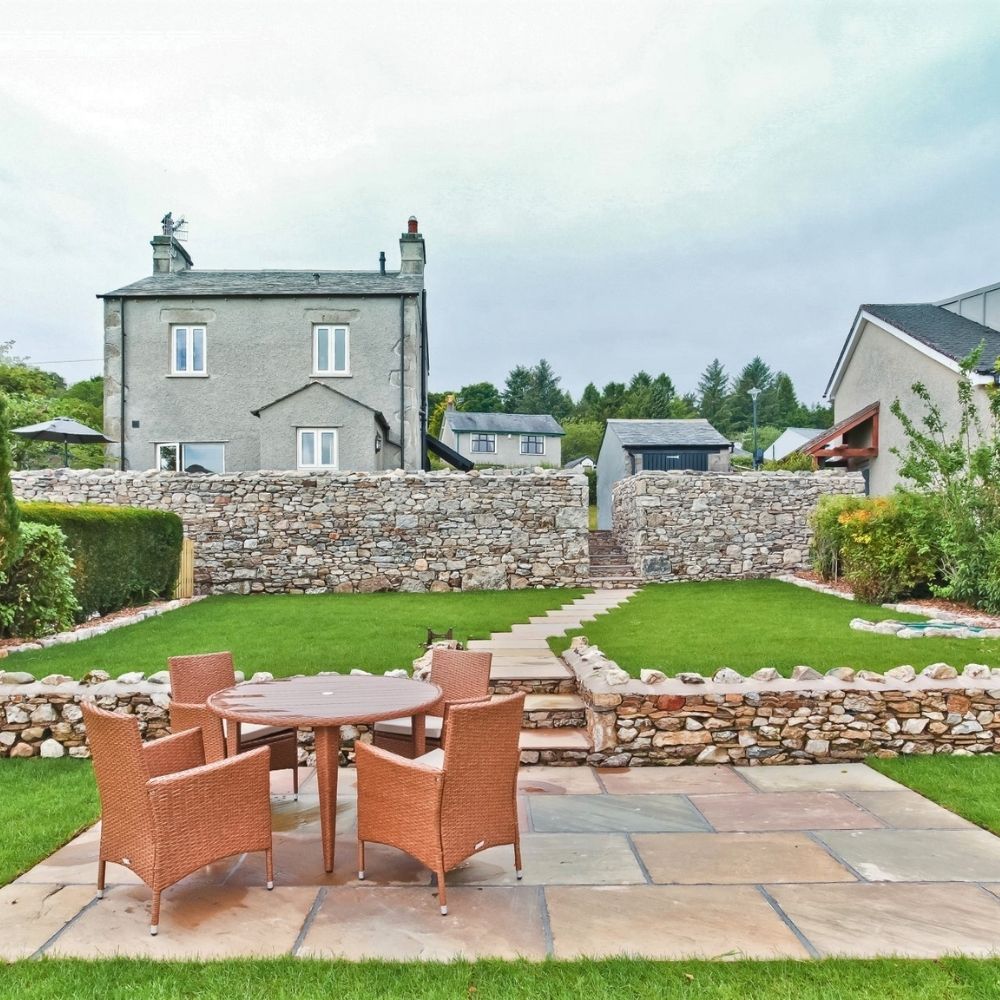 Outside cottage Holiday Offers